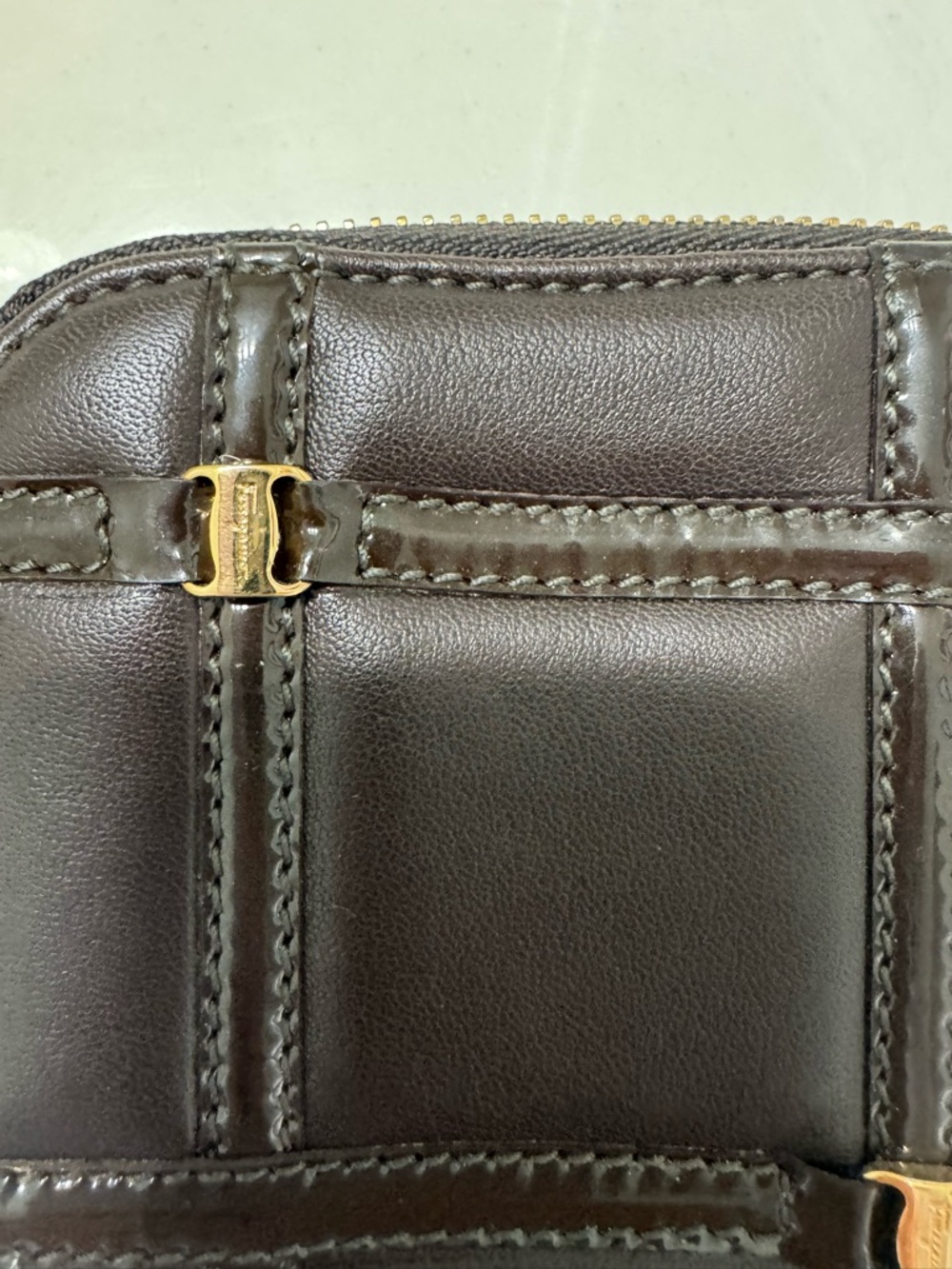 Salvatore Ferragamo Dark Brown Quilted Leather Zip Wallet w/Gold Hardware &COA - Picture 2 of 7